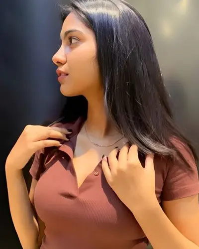 Esha Khan